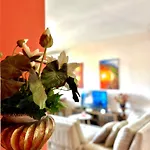 Light Holidays Apartament Golem (Tirana)