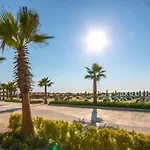 Light Holidays Apartment *