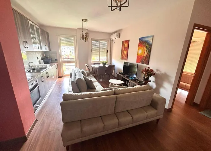 Light Holidays Apartment Golem (Tirana)